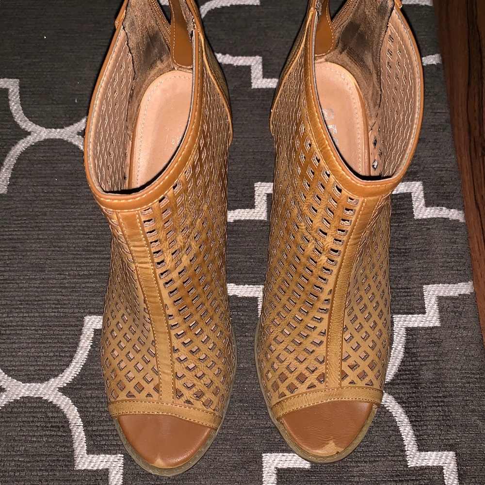 Report - Style: Honda, Lattice ankle bootie